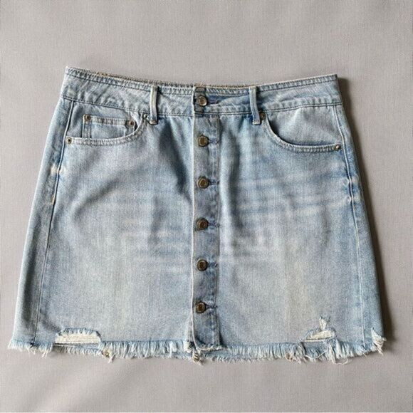 American Eagle Light Wash Distressed Denim Mini Skirt Women’s Size 10 Long - Picture 1 of 4
